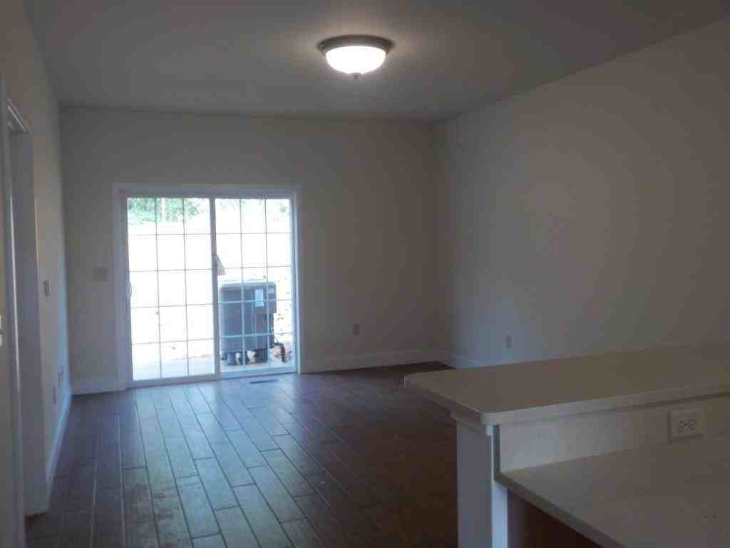 239 Easterly Pkwy - Photo 6 of 29