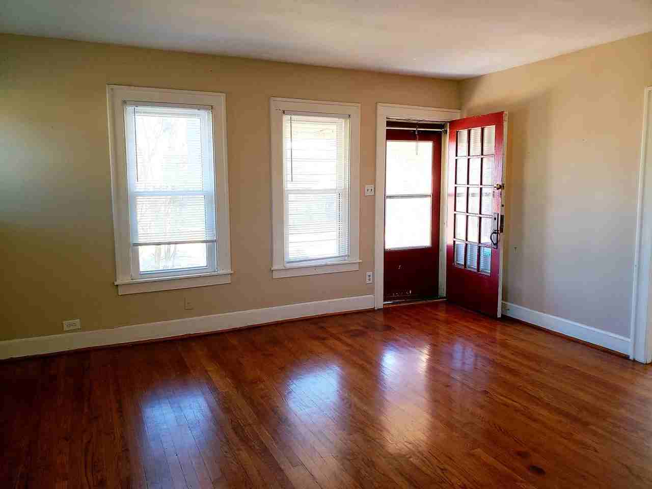 401 Newell Ave - Photo 3 of 15