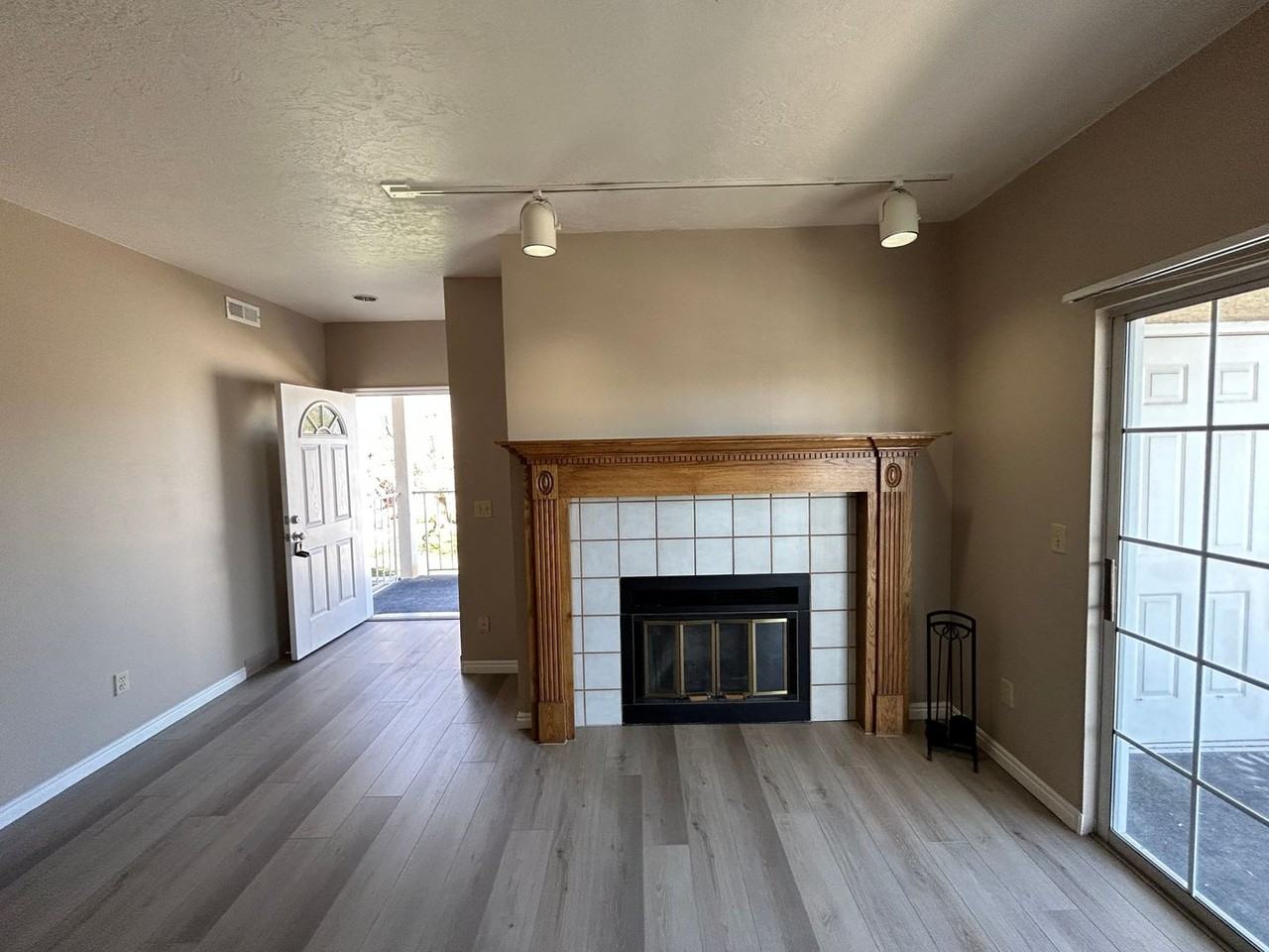 345 N 2450 E - Photo 3 of 18