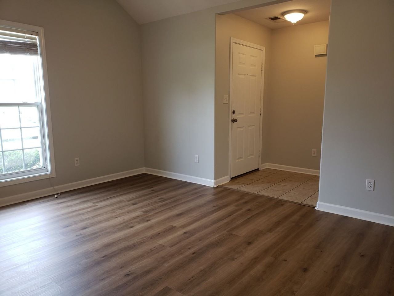 18 Long Meadow Dr - Photo 3 of 28