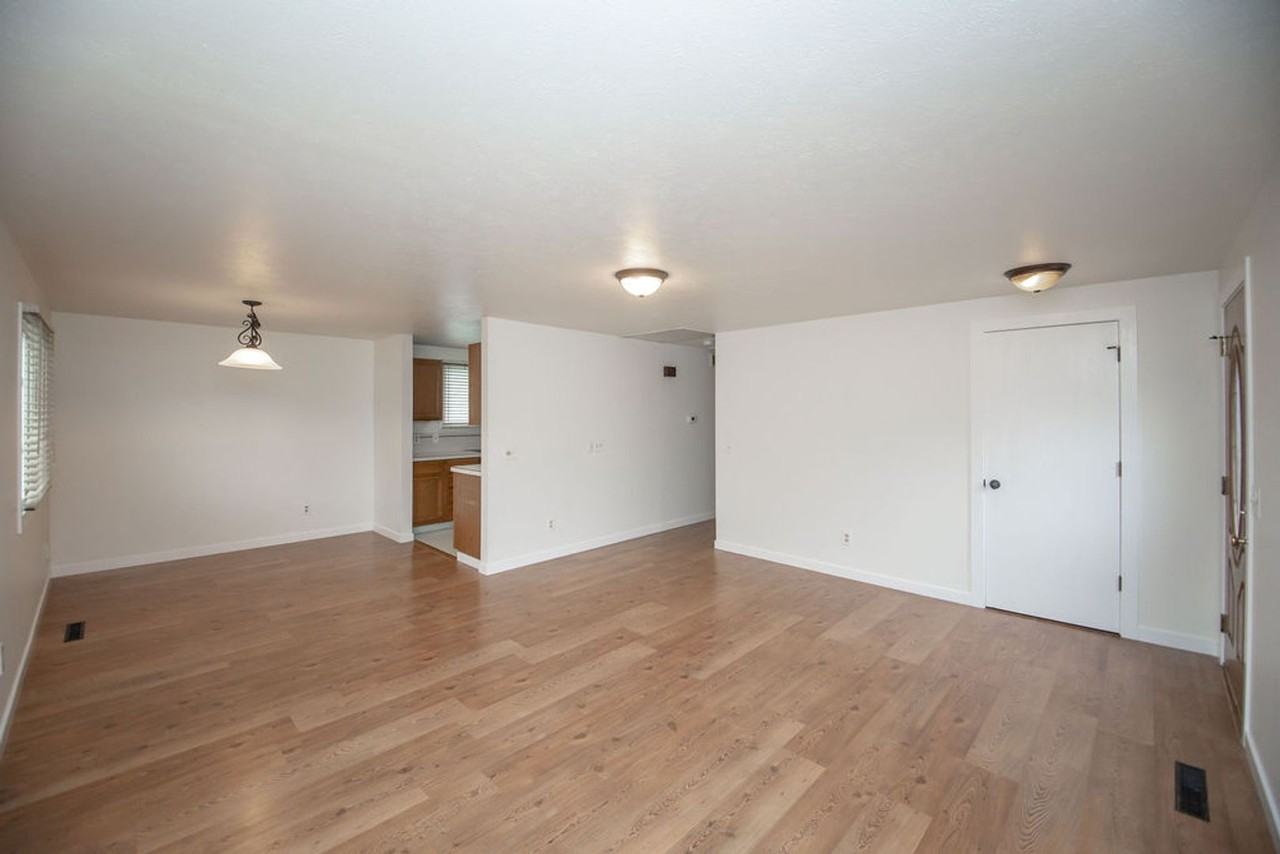 3113 Kittery Ct - Photo 5 of 24