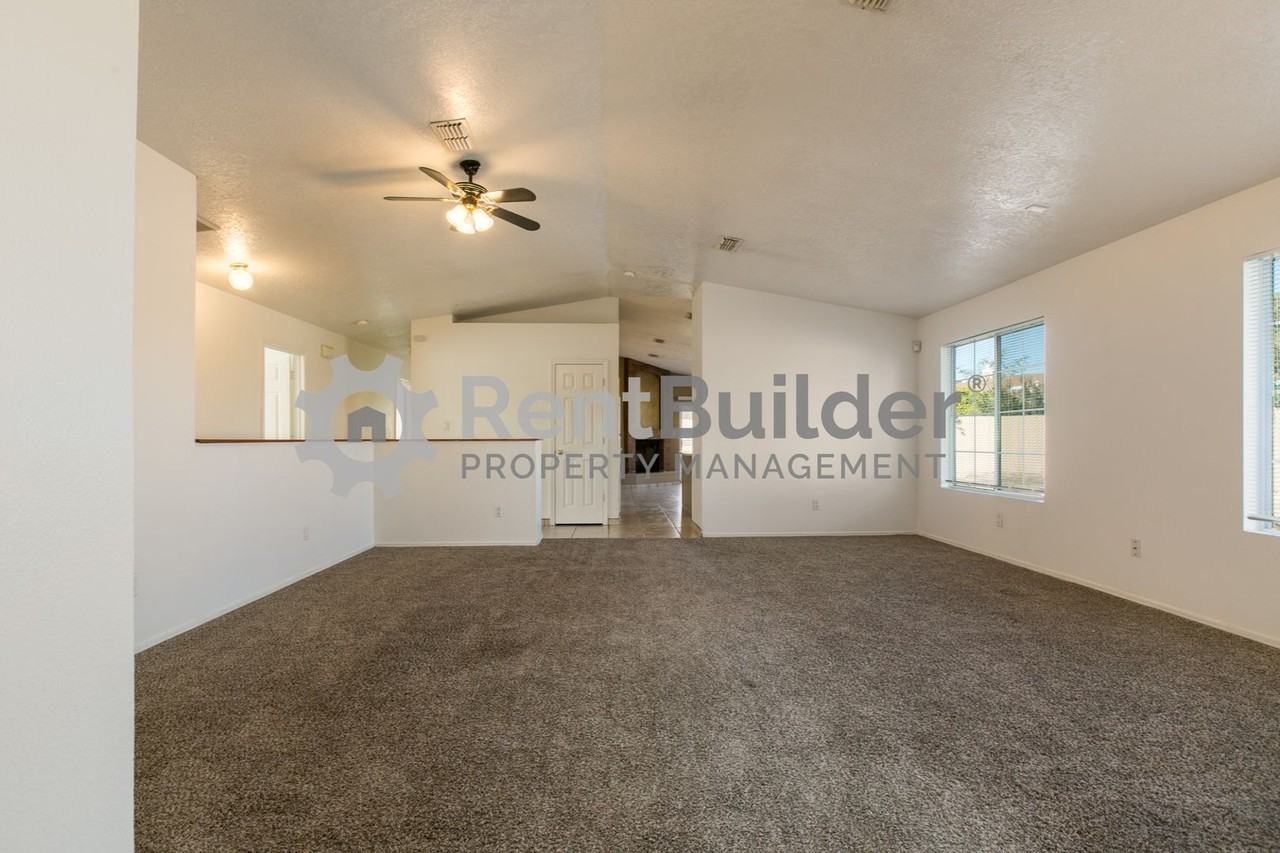 10749 Capricorn Pl Nw - Photo 3 of 22