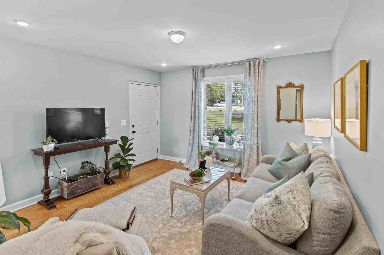 350 E Magnolia Ave #4 - Photo 4 of 11