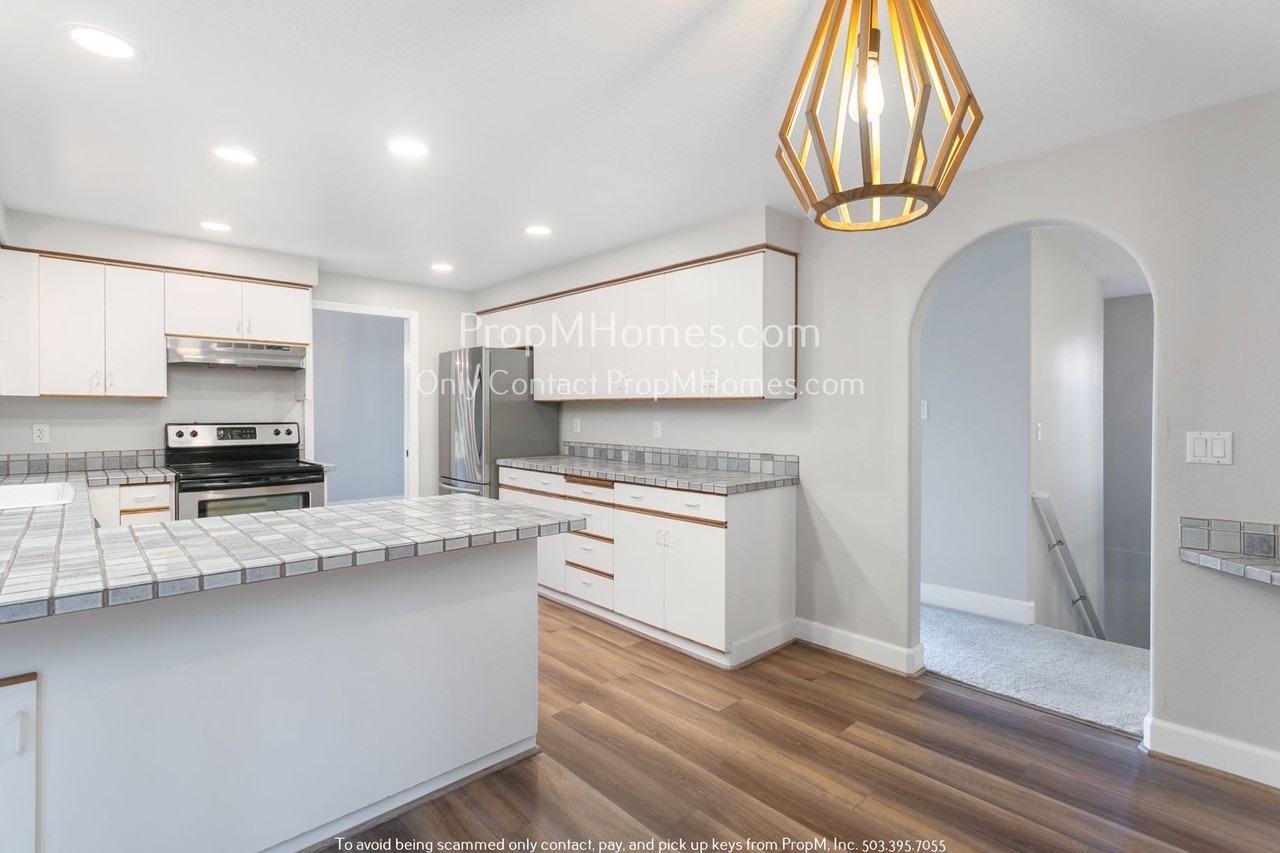 3460 Se Aldercrest Rd - Photo 7 of 43