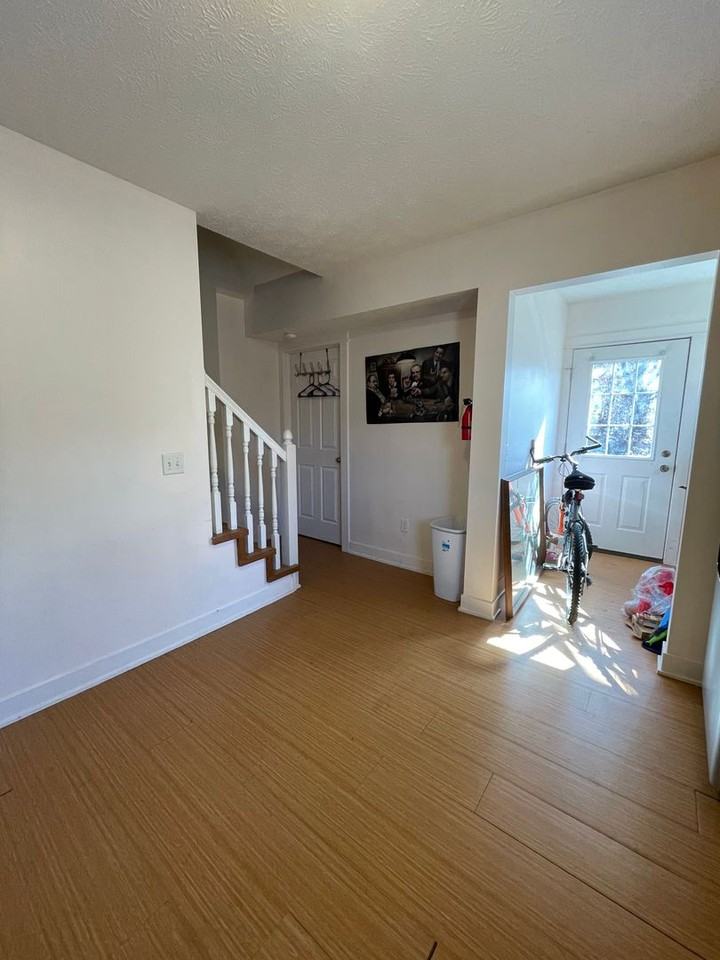 304 E 17th St - Photo 5 of 17