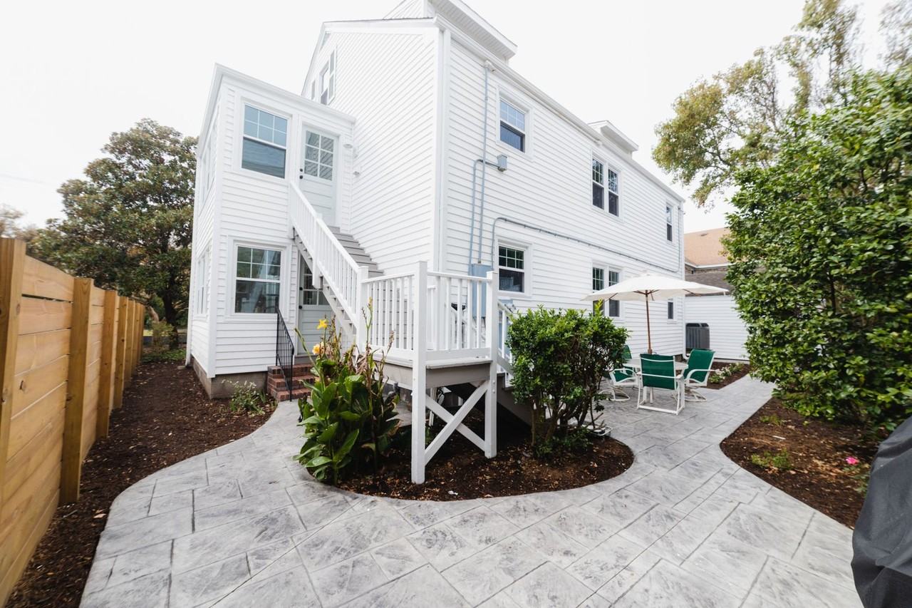 7605 Atlantic Ave - Photo 2 of 15