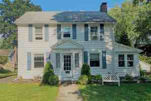 featured image of 61 Lexington Pkwy