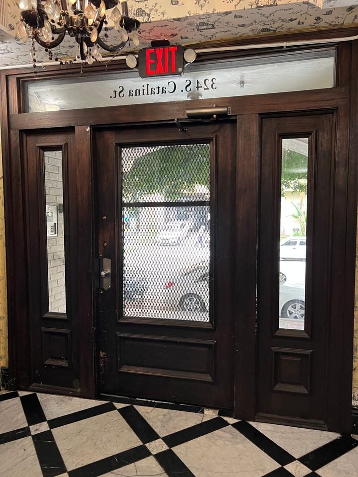 324 S Catalina - Photo 2 of 7