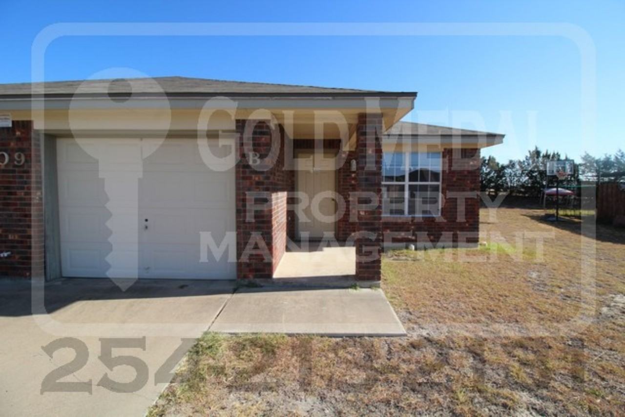 609 Bermuda St - Photo 2 of 22