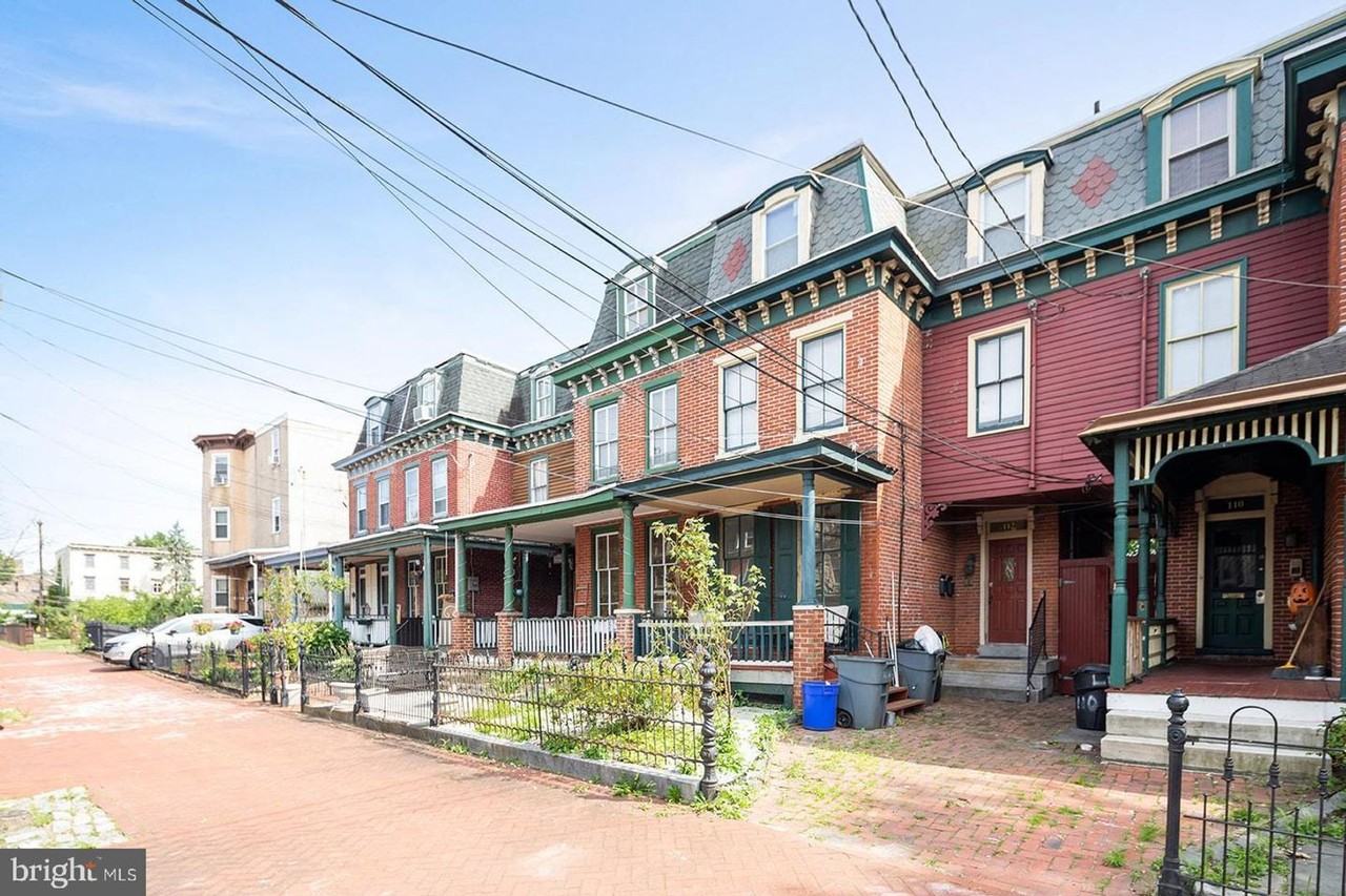 112 Linden St - Photo 2 of 33