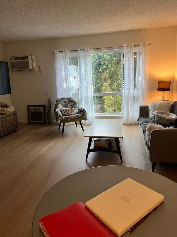 2135 Ivar Ave - Photo 5 of 38