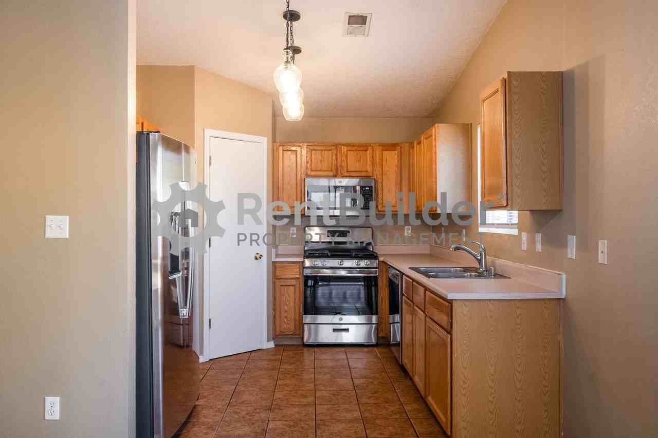 10505 La Traviatta Pl Nw - Photo 3 of 22