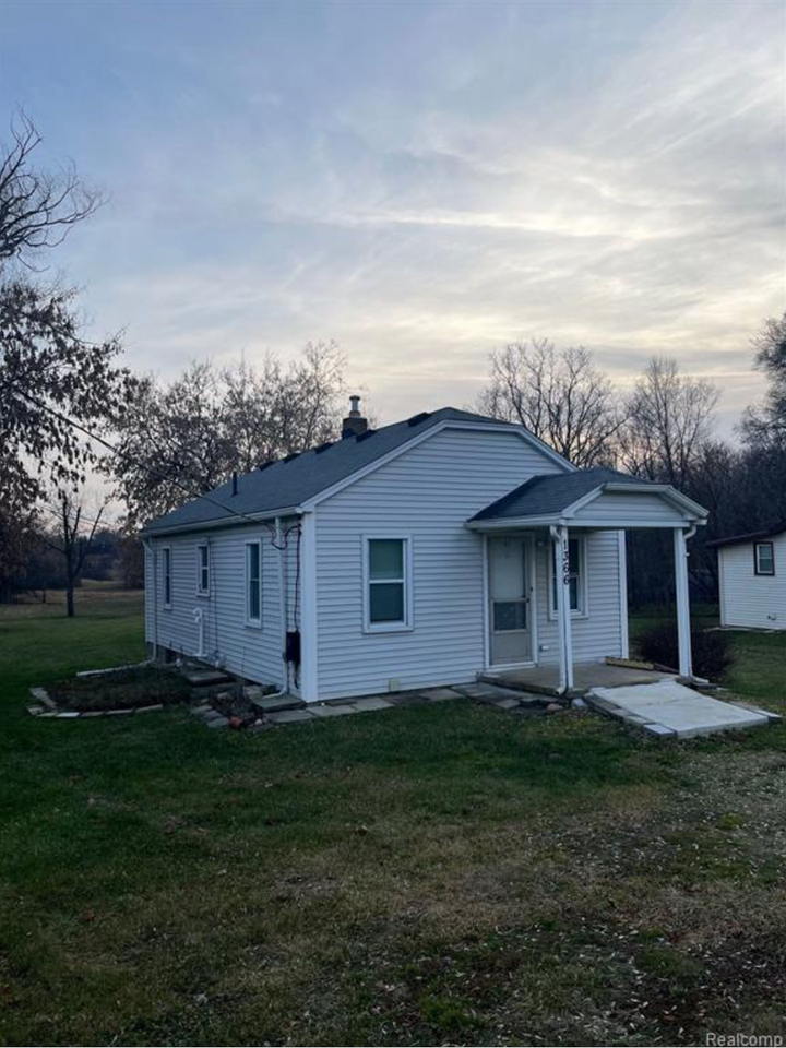 1366 Taylor Rd - Photo 2 of 14