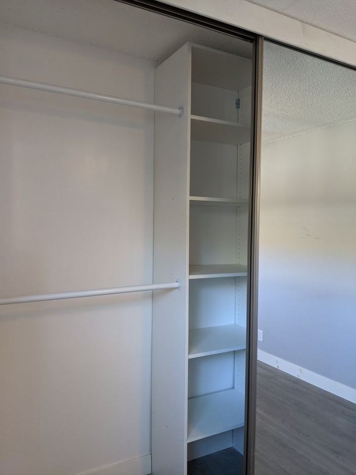 2040 250th St - Photo 4 of 10