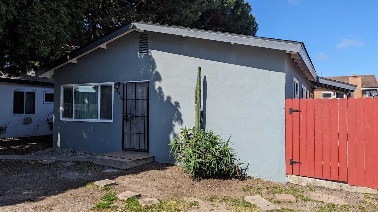 2040 250th St - Photo 5 of 10
