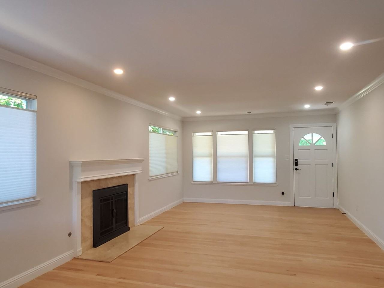 4655 Alex Dr - Photo 3 of 10