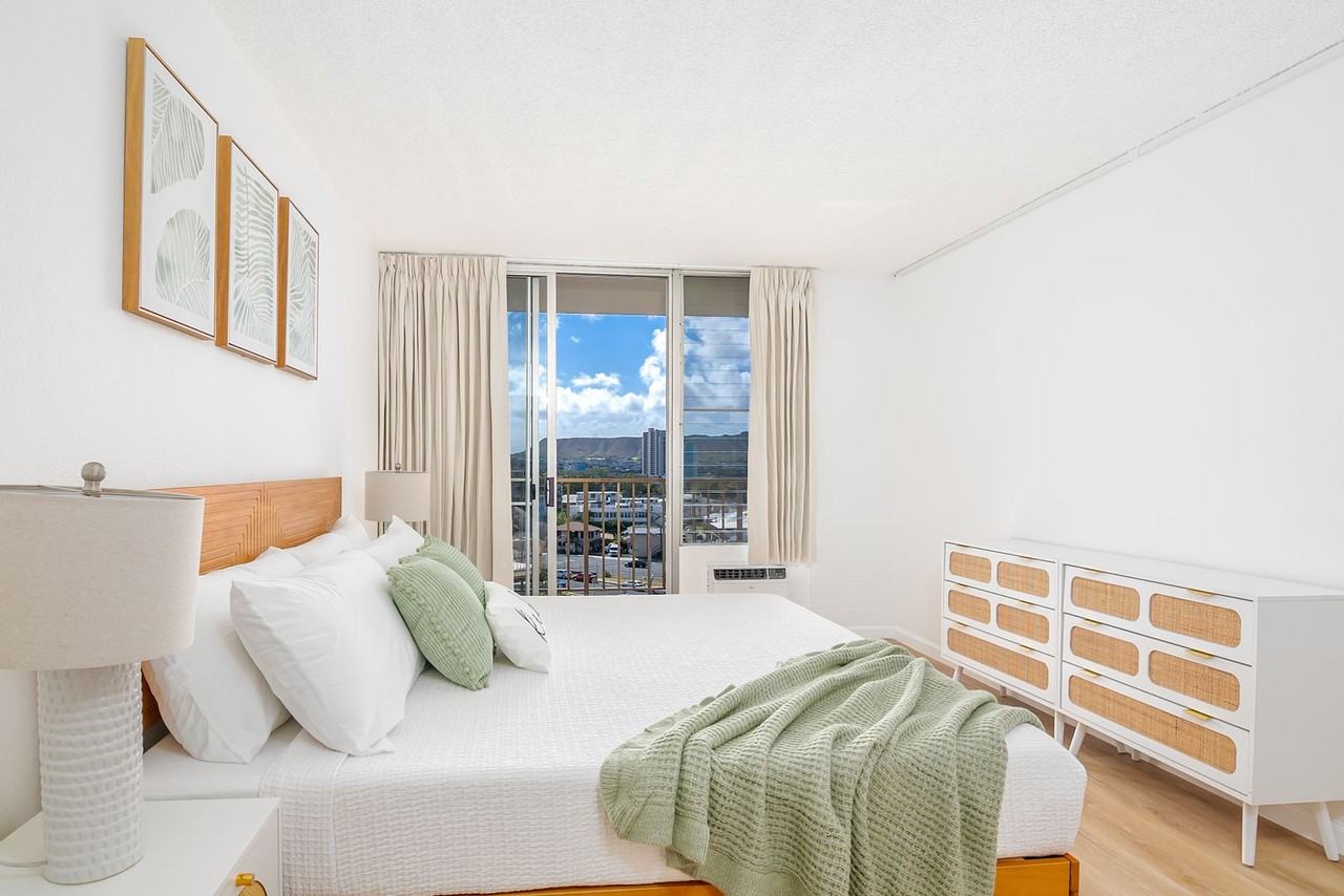 2754 Kuilei St #804 - Photo 5 of 25