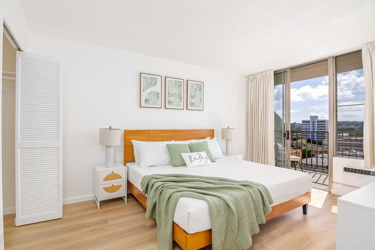 2754 Kuilei St #804 - Photo 6 of 25