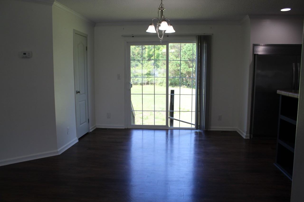 110 Fisher Dr - Photo 3 of 17