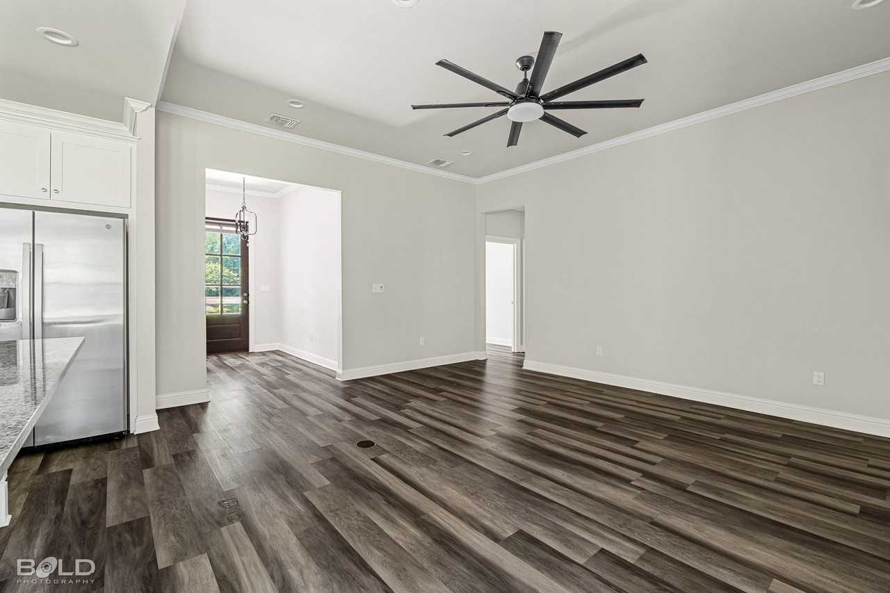 934 Empire Cir - Photo 2 of 40