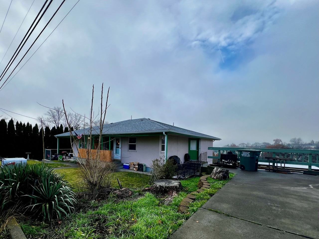 Vincent Park Triplex - Photo 2 of 6