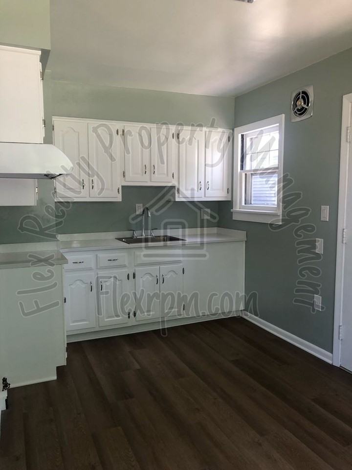 2932 Lutaway Dr - Photo 2 of 12