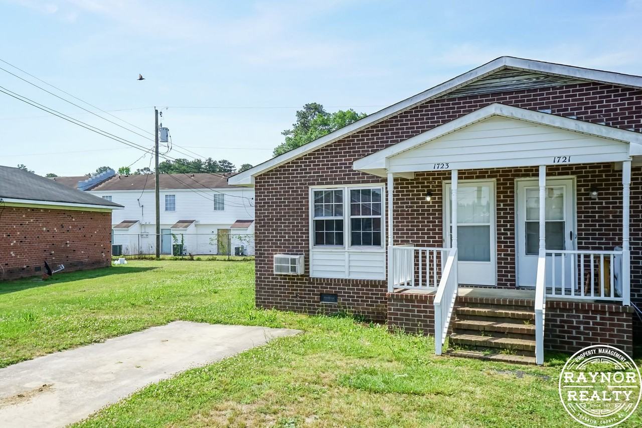 1721 & 1723 Windsor Dr - Photo 2 of 29