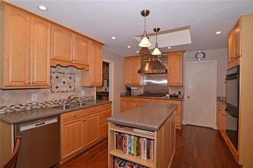 7736 Woodstone Ln - Photo 3 of 19