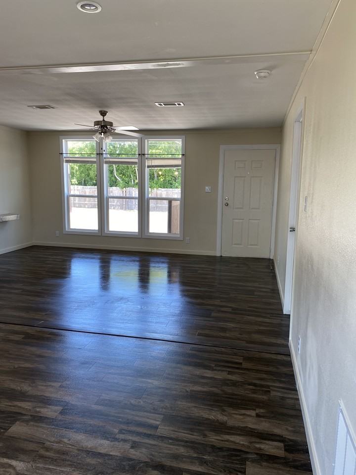 4404 Boxwood Rd - Photo 2 of 15