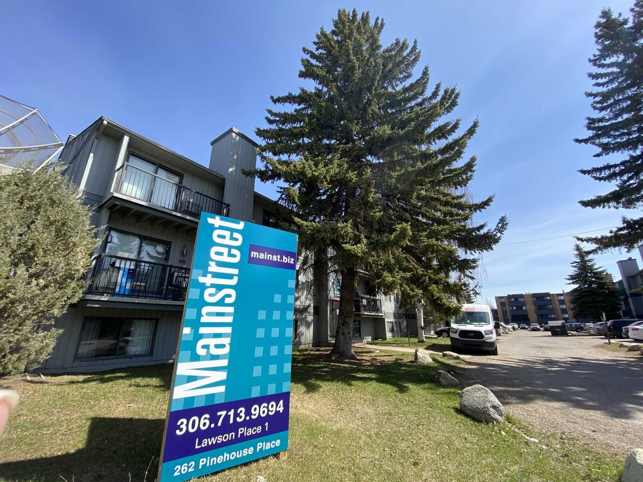 Lawson Place Apartments 266 & 266 Pinehouse Place 262, Saskatoon, SK