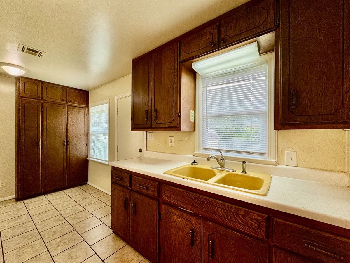 3222 N Holman Ct #1 - Photo 7 of 21