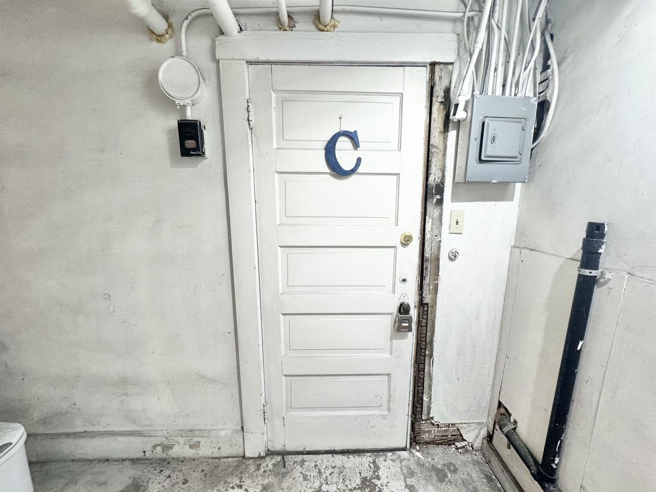 745 N University Ave #C - Photo 2 of 12
