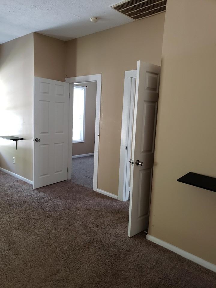 3952 Ellison 3952 #1 - Photo 3 of 11