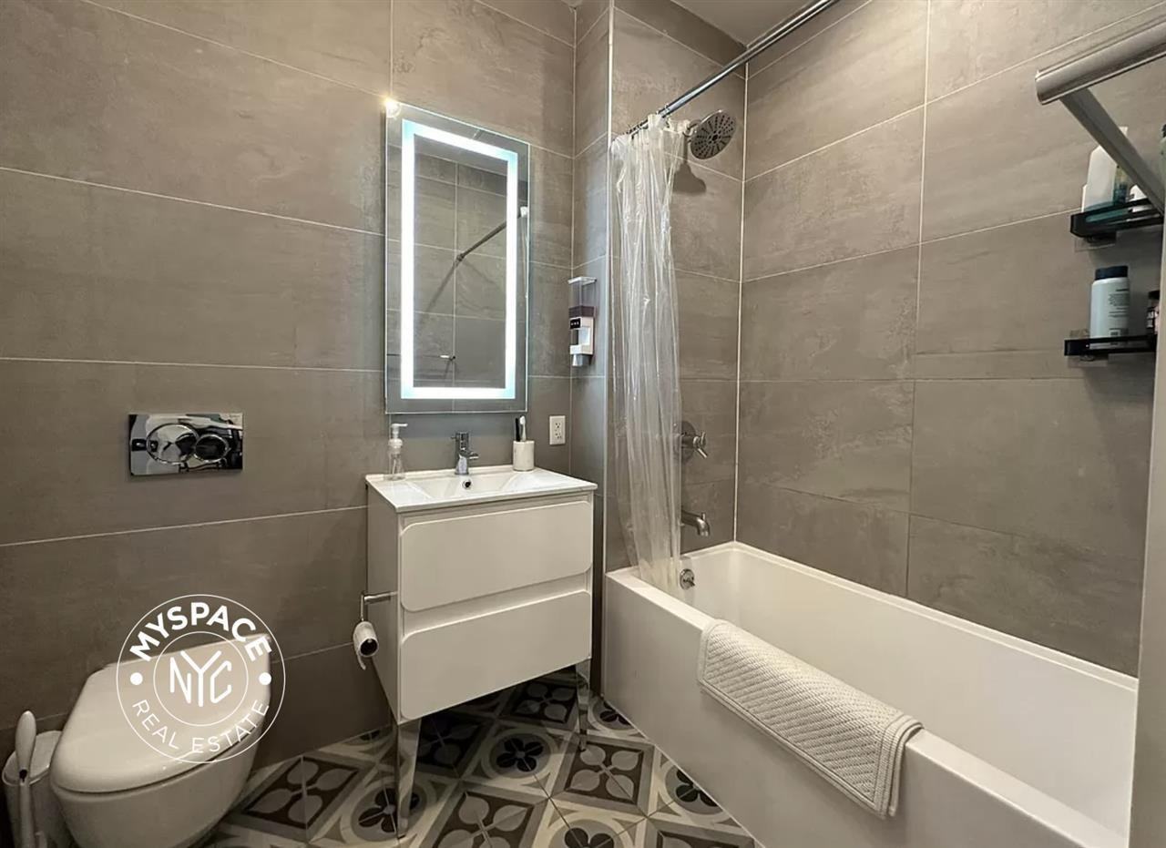 335 Fenimore St #1B - Photo 7 of 15