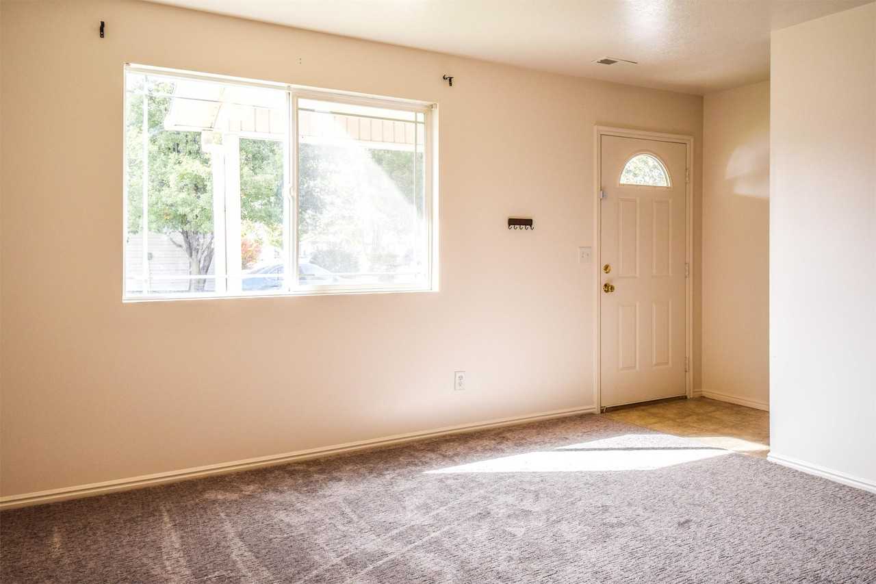 525 W 300 S #1 - Photo 3 of 10