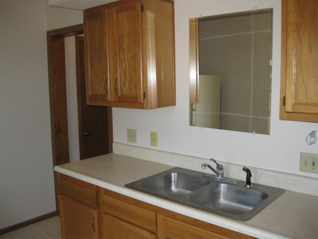 314 W Jackson St #3 - Photo 3 of 9