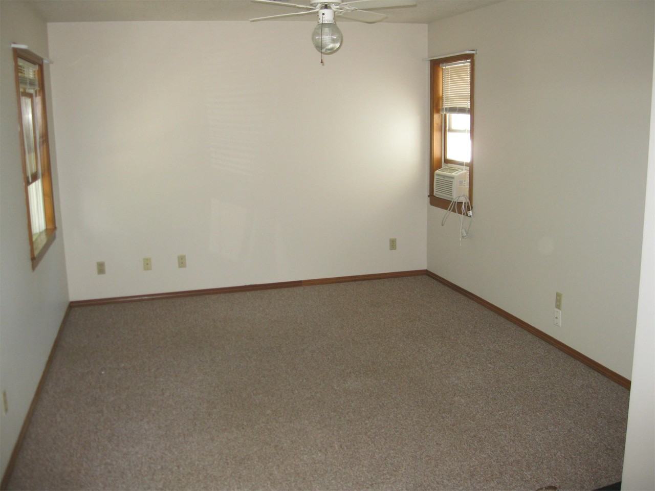 314 W Jackson St #3 - Photo 5 of 9