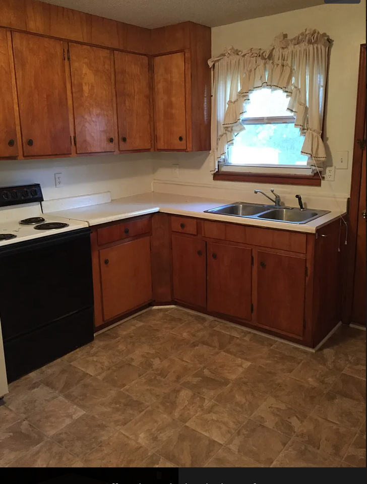 7117 Mack St - Photo 2 of 9