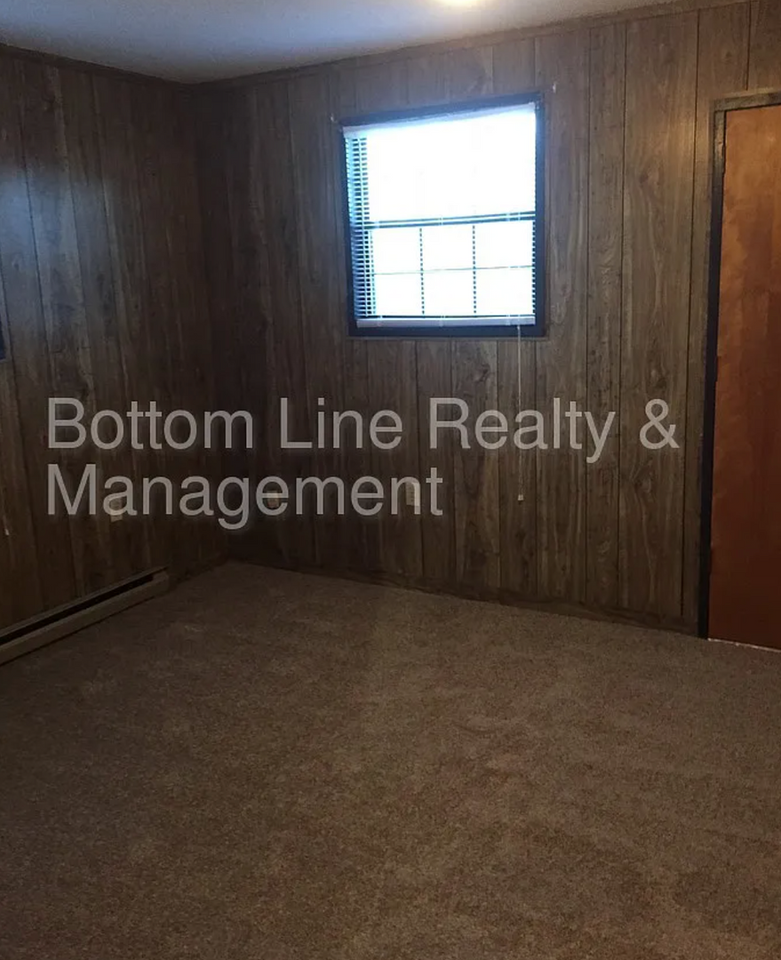 7117 Mack St - Photo 6 of 9
