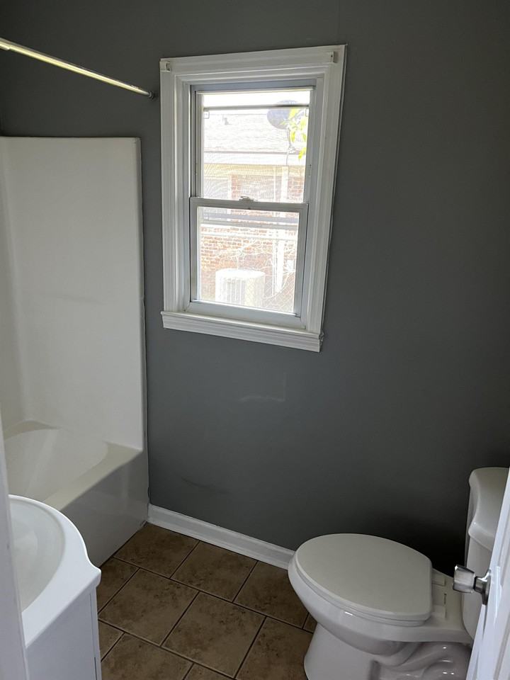 406 N Houston Rd #4 - Photo 7 of 15