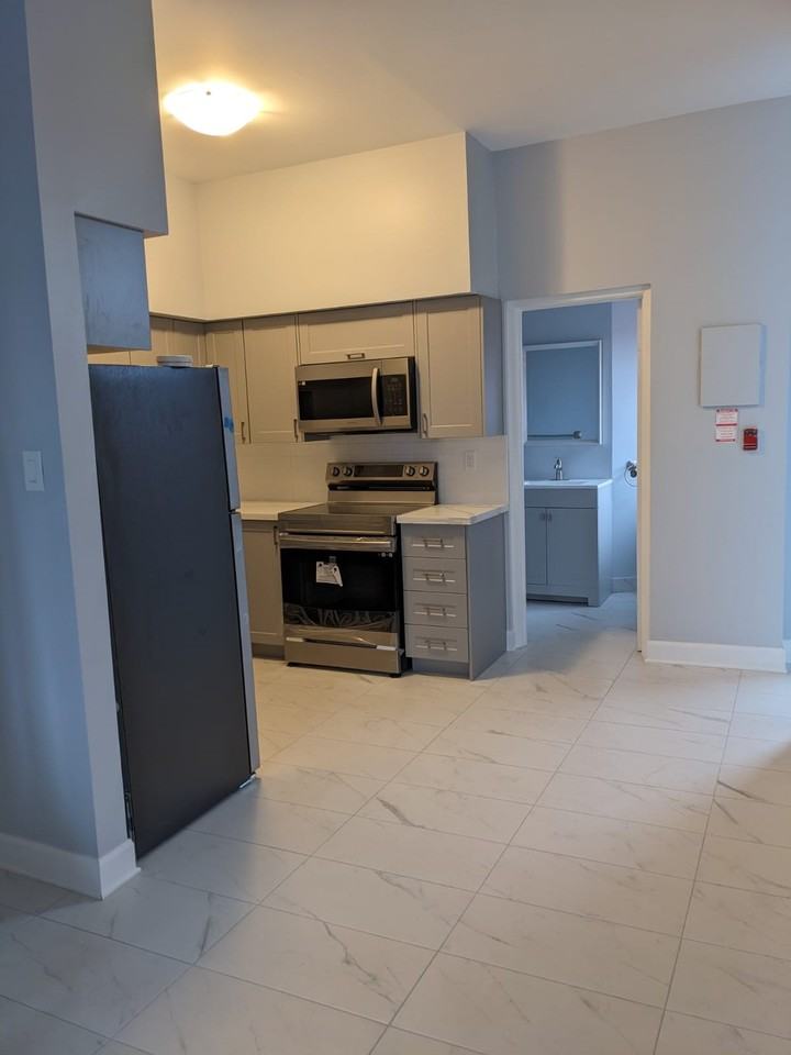 255 James Street North #3 - Photo 6 of 17