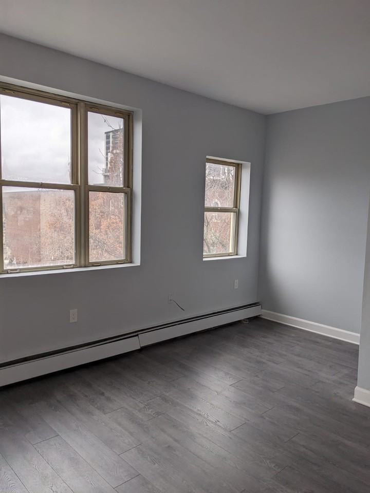255 James Street North #3 - Photo 3 of 17