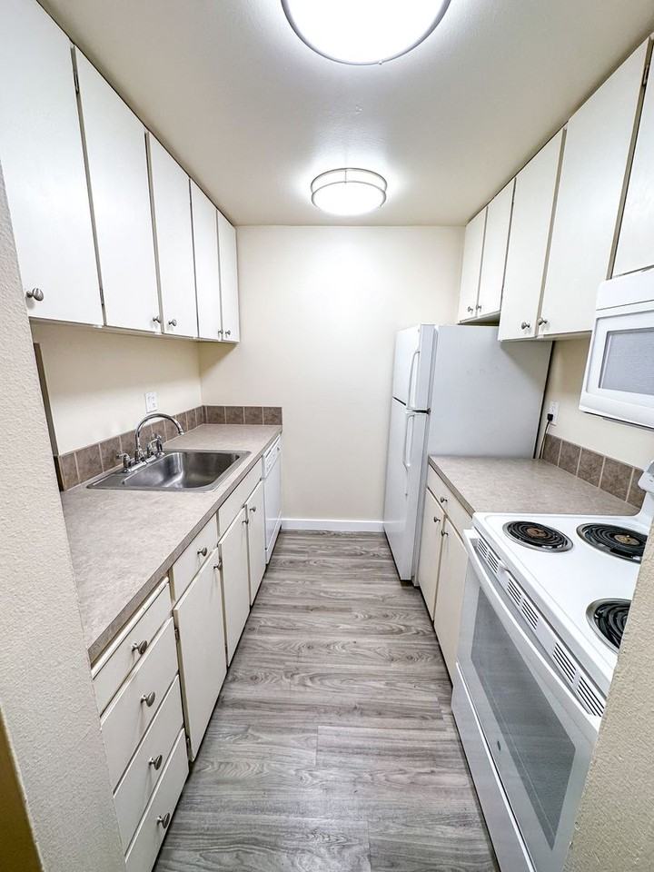 Ravenna House - Photo 2 of 23