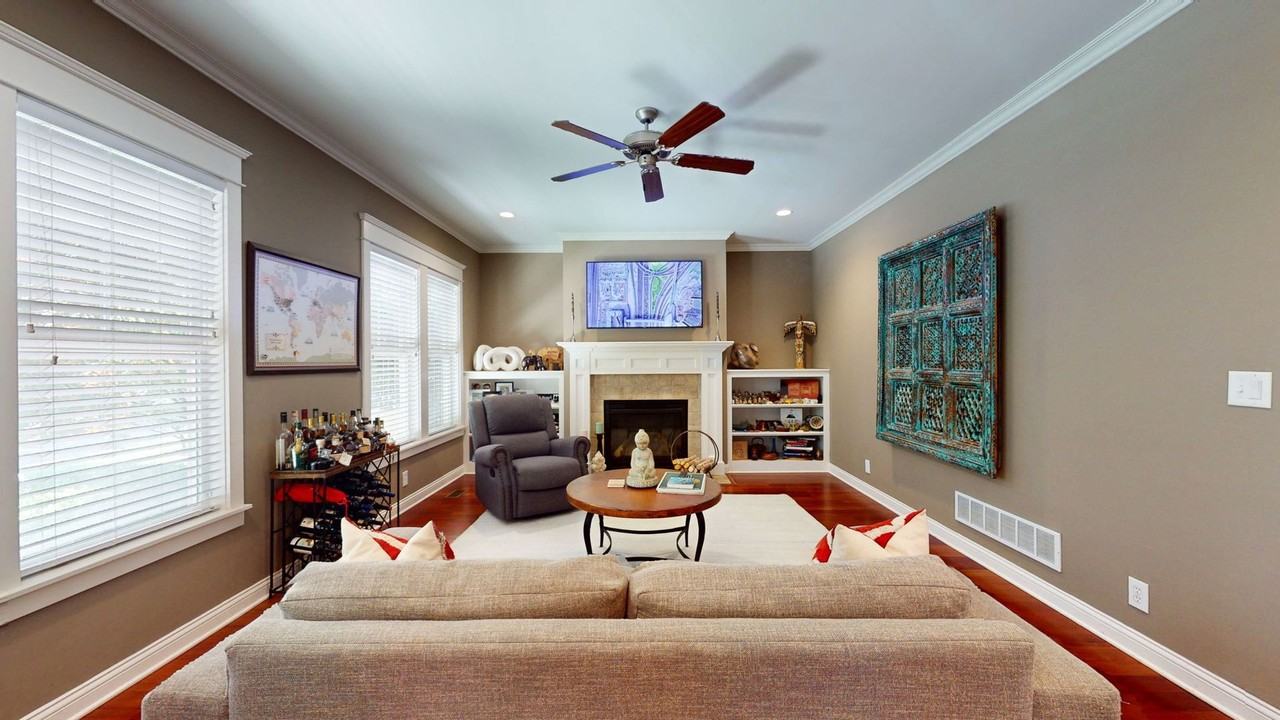 2343 Bickel Rd - Photo 6 of 32