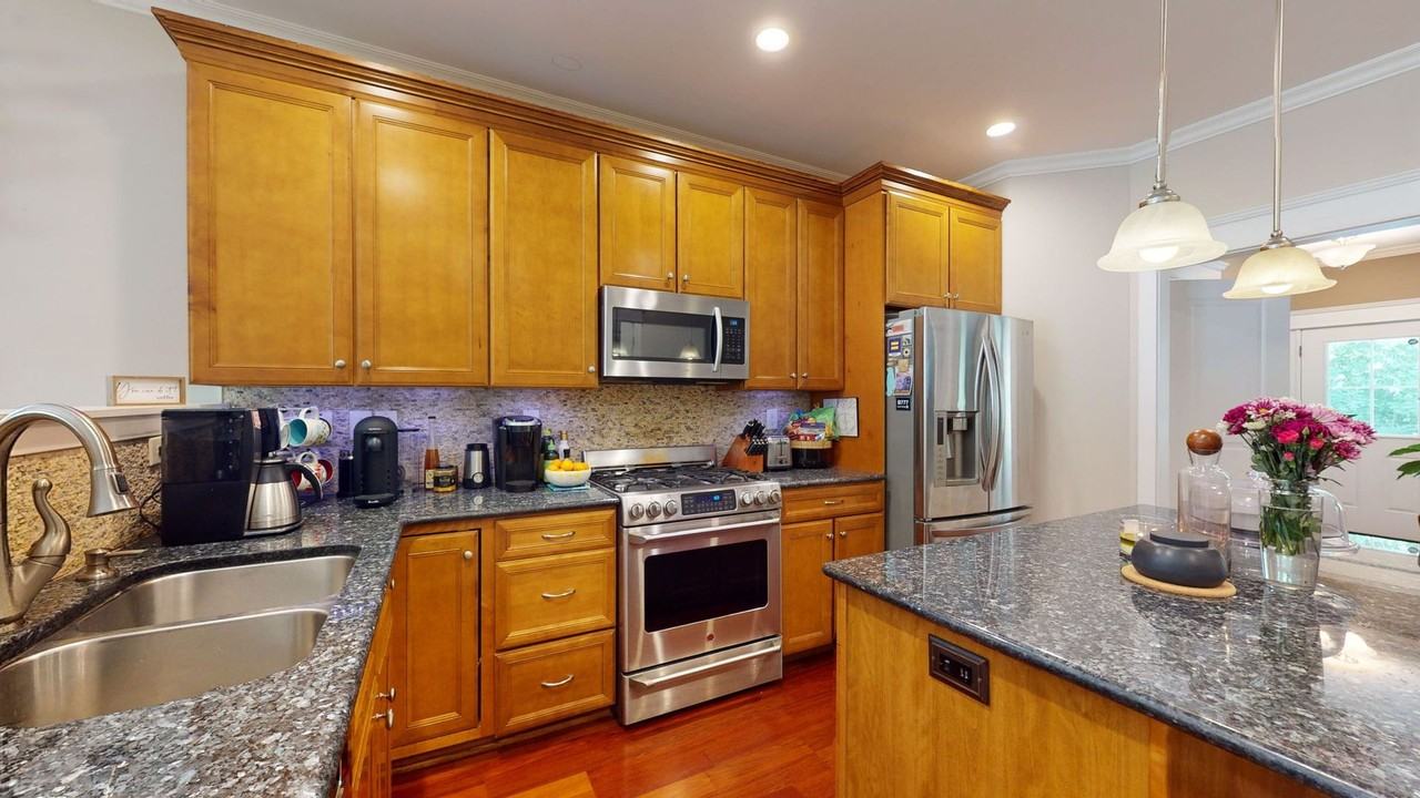 2343 Bickel Rd - Photo 7 of 32