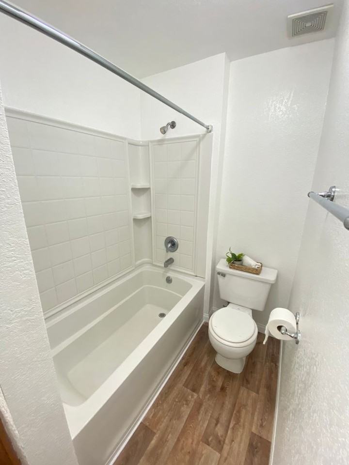 26815 Hayward Boulevard - Photo 5 of 13