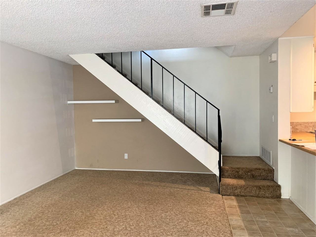 10645 Carmel Mountain Rd - Photo 5 of 13