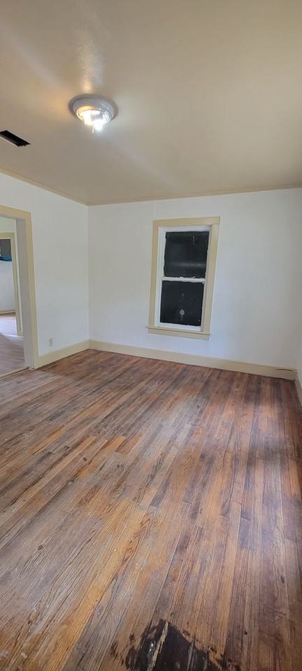 4129 Lamar Ave - Photo 4 of 12