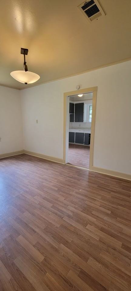 4129 Lamar Ave - Photo 5 of 12