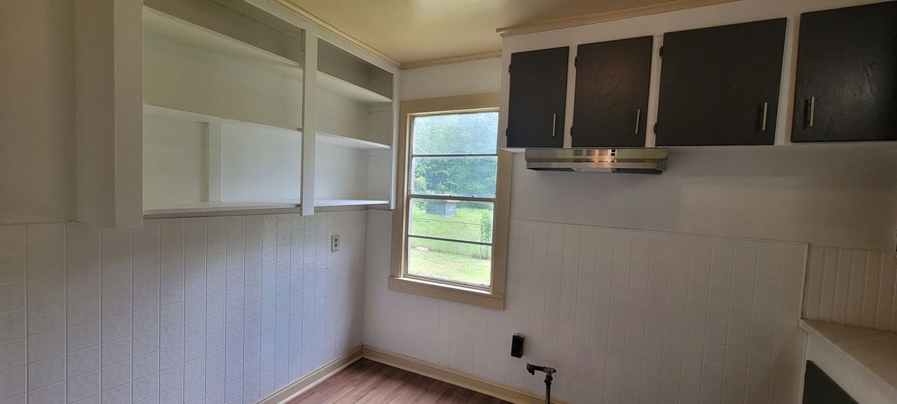 4129 Lamar Ave - Photo 7 of 12